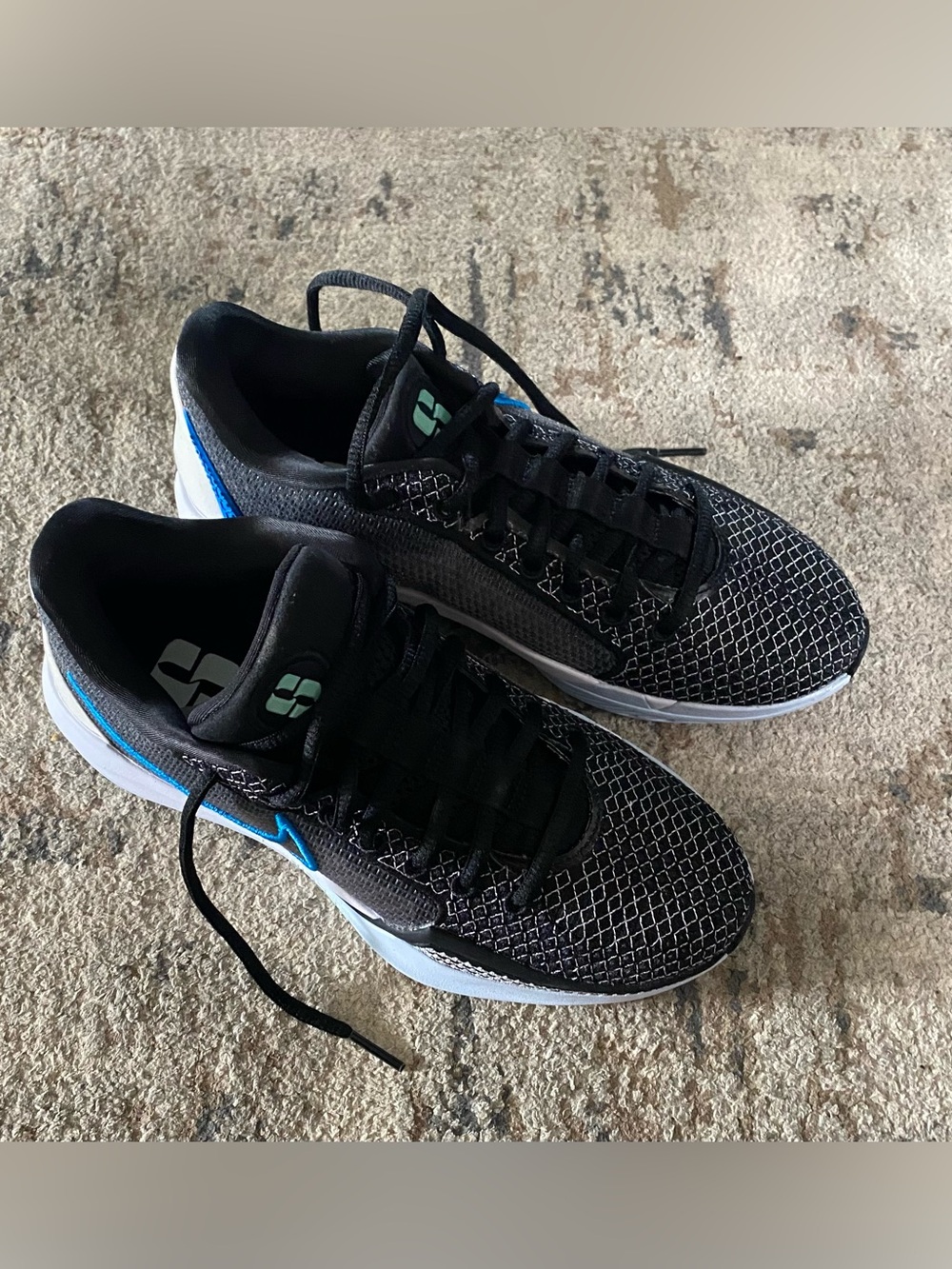 Size 6 - Nike Sabrina 1 Basketball Shoes